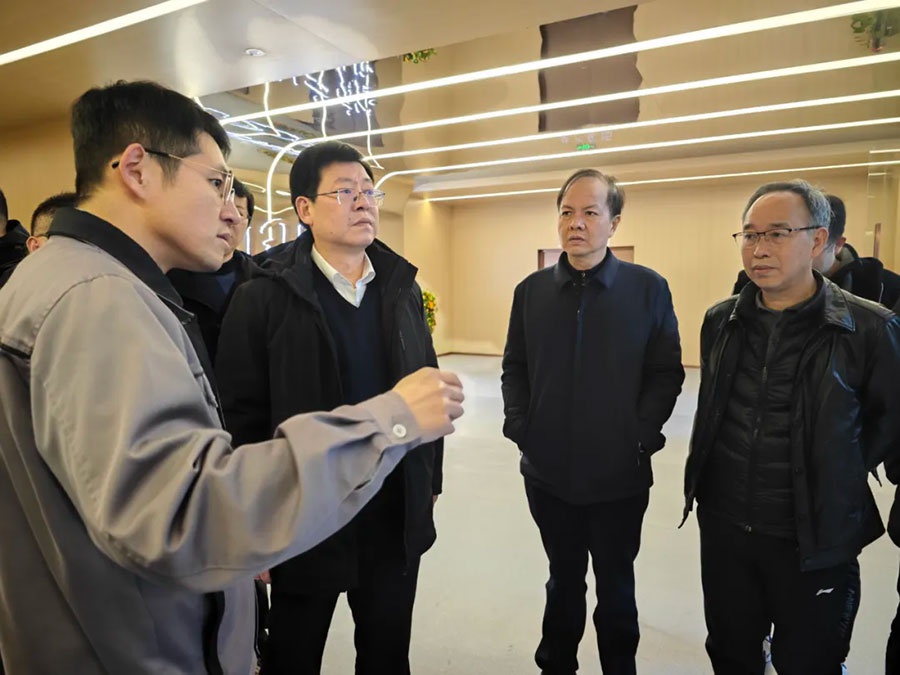 Jiangxi Provincial Department of Industry and Information Technology Party members, deputy director Xie Zhifeng line to our second phase of the project investigation